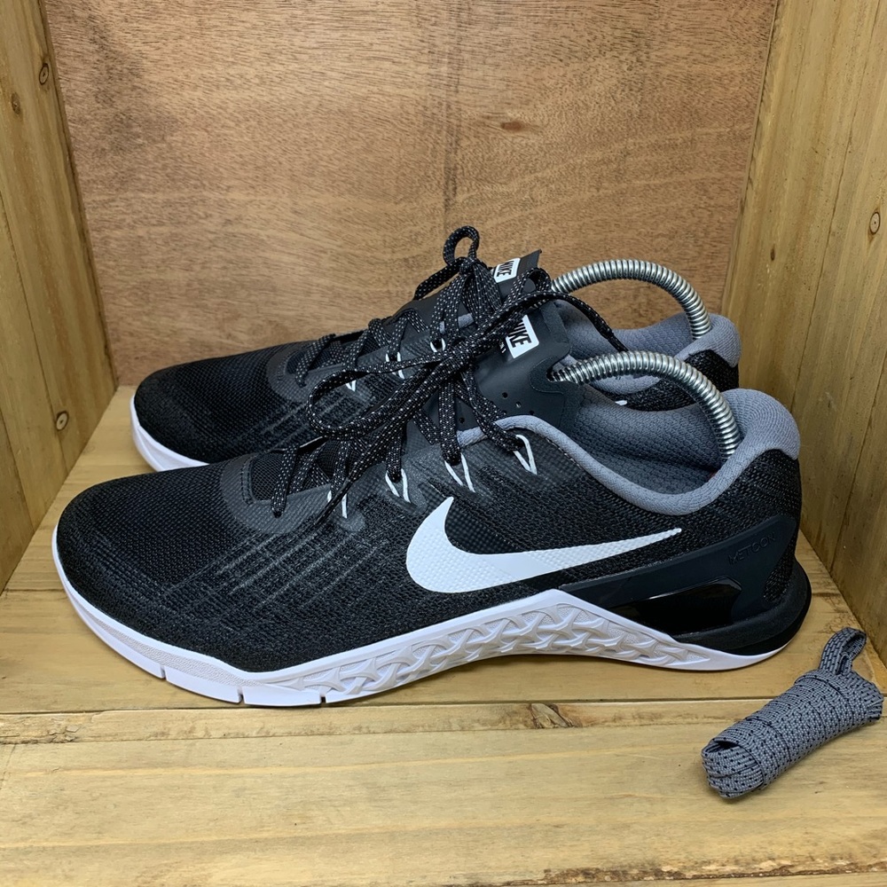 🔥 New Nike MetCon 3 Cross Trainers - Size 10